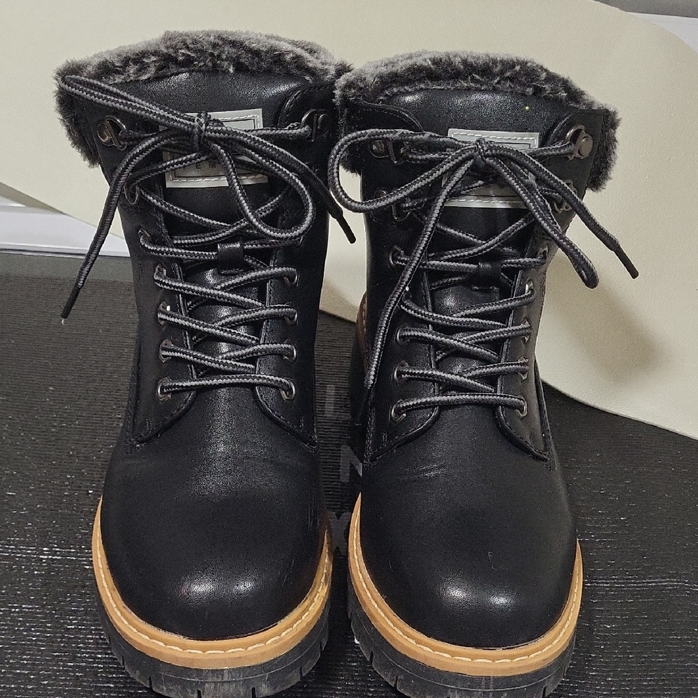 Ladies' Lug Water-Resistant Hiker Style Boots ~ Size 7.5 Medium ~ Anjou Femme - Picture 2 of 16